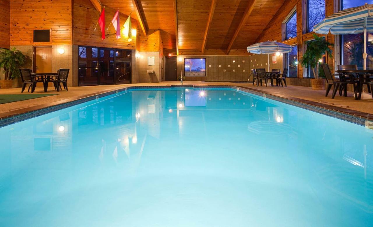 Cobblestone Hotel & Suites - Ladysmith Eksteriør bilde